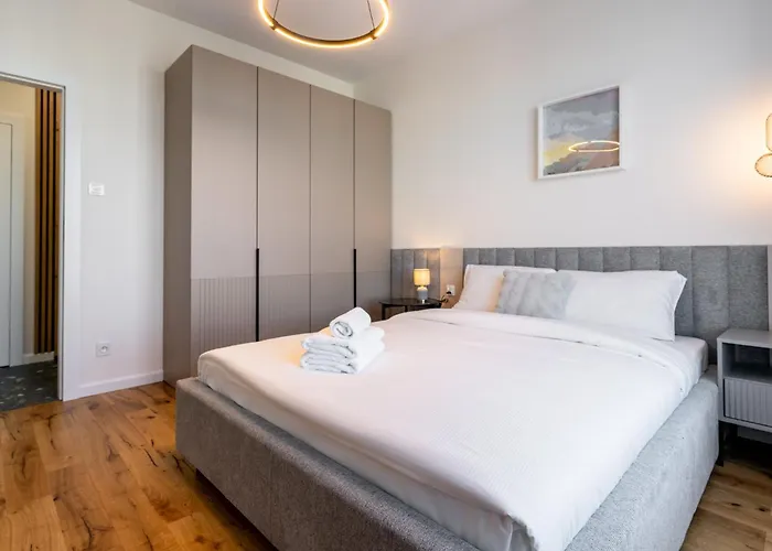 Korfantego Premium 44b By Bookinghost * קטוביץ